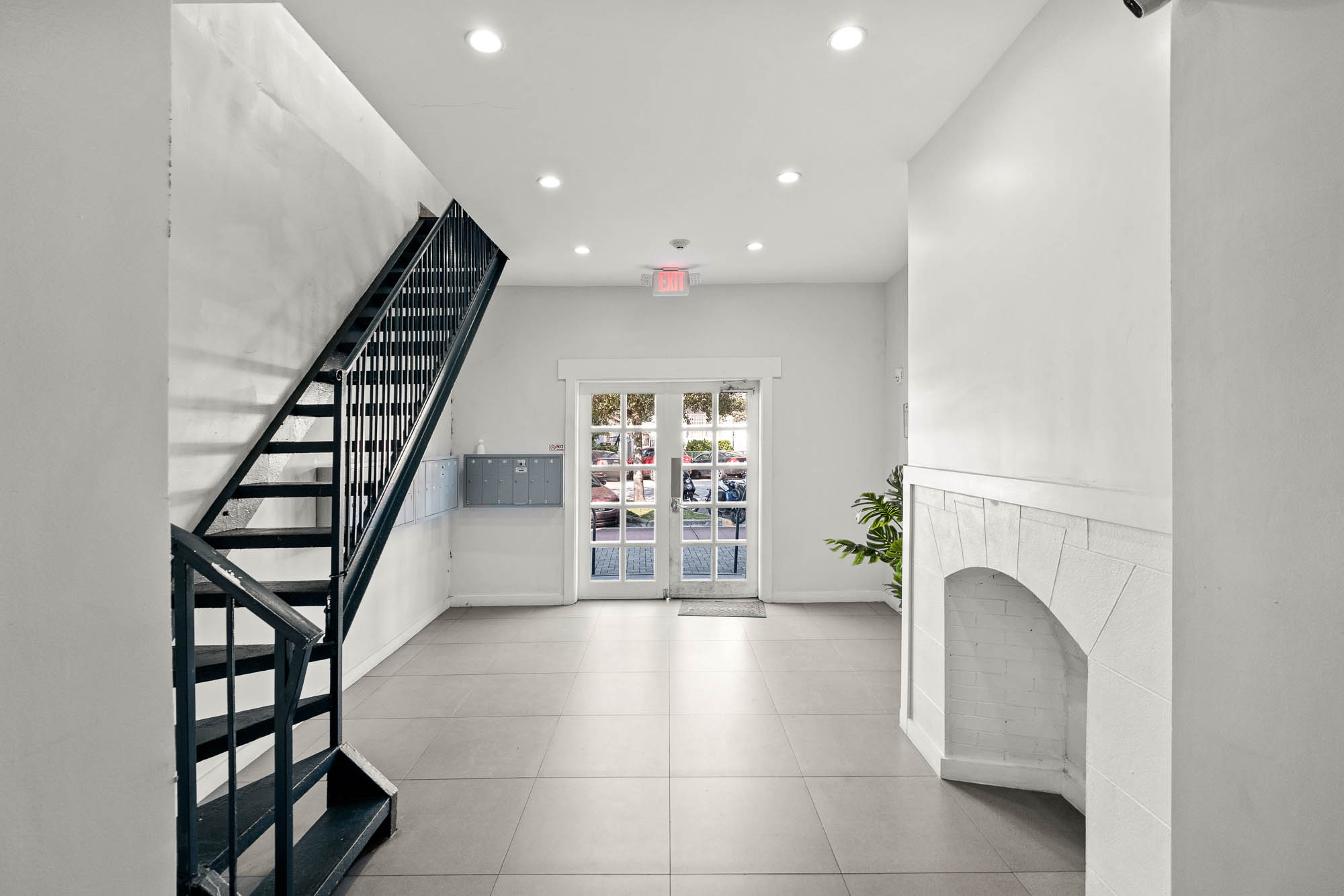 Ocean 18 Lofts The Multifamily Advisory Group at Cushman & Wakefield